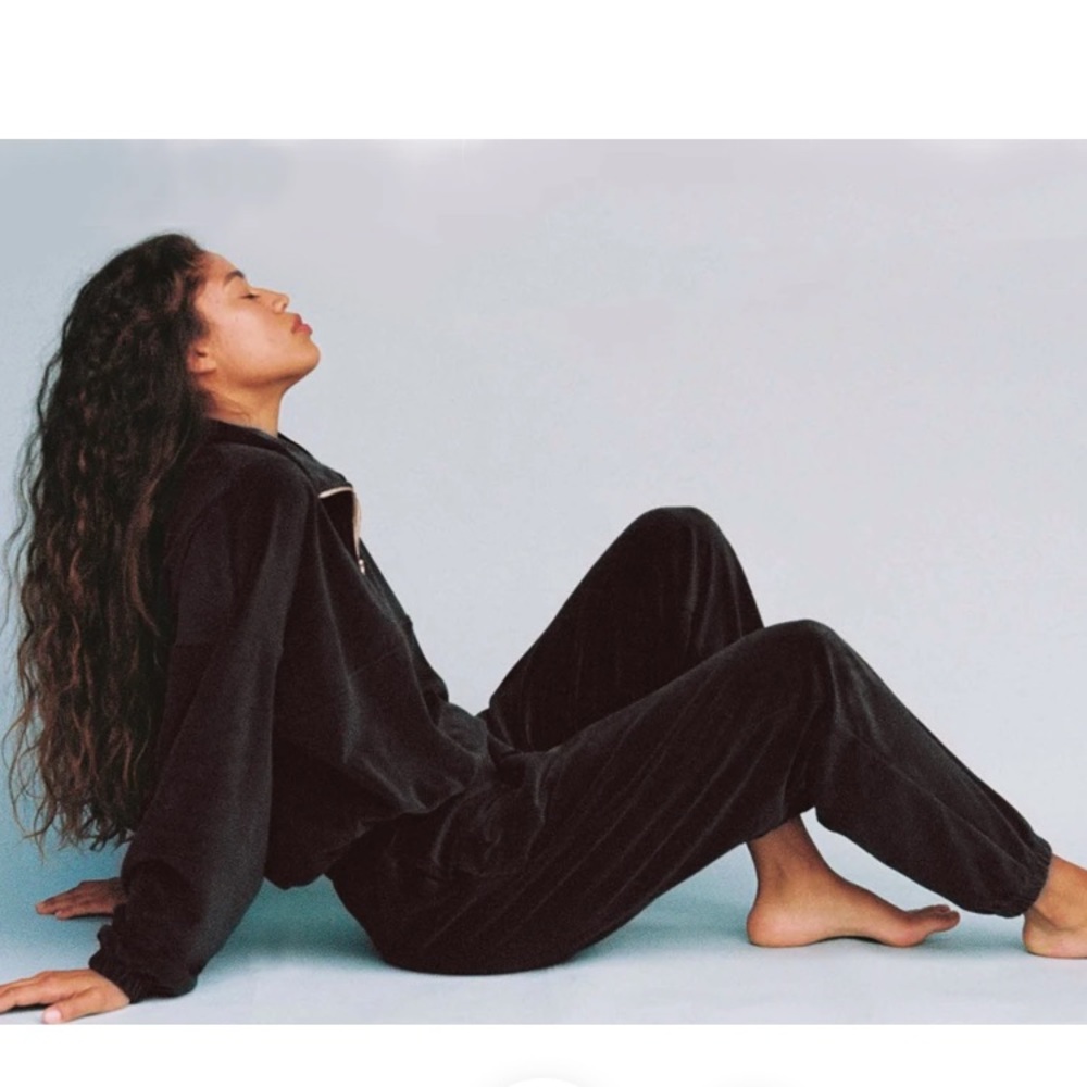 Gil Rodriguez Beachwood Velour Sweatpants